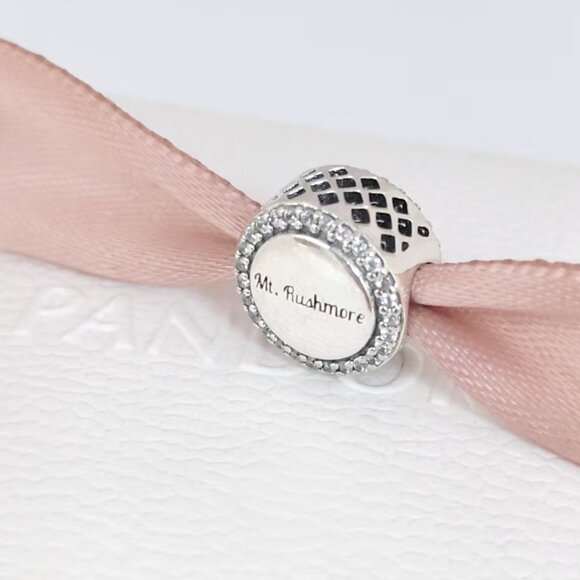 Pandora Mount Rushmore National Memorial Bead Charm Mt. Rushmore Exclusive Charm - Picture 2 of 6